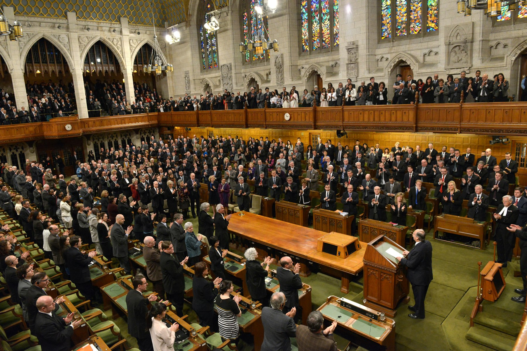 Какие партии пройдут в парламент. Палата общин Великобритании. Палата общин Канады. The Parliament House of Canada. Палата общин Канады здание.