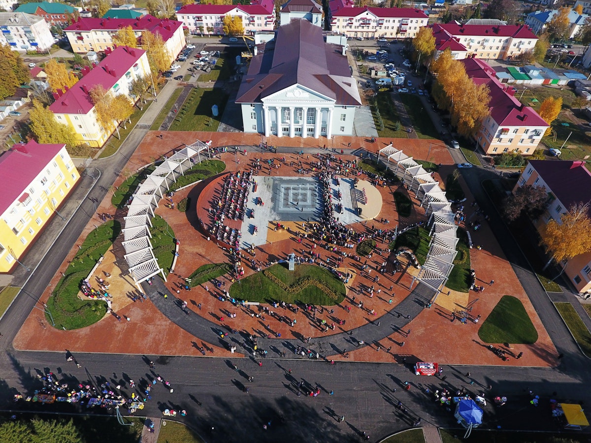 A Russian Parks Programme creates over 350 public spaces and nurtures ...