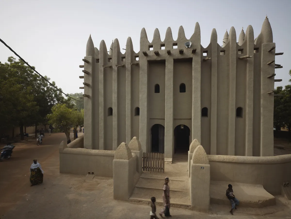 From the Earth, of the Earth: Earthern architecture projects, several ...