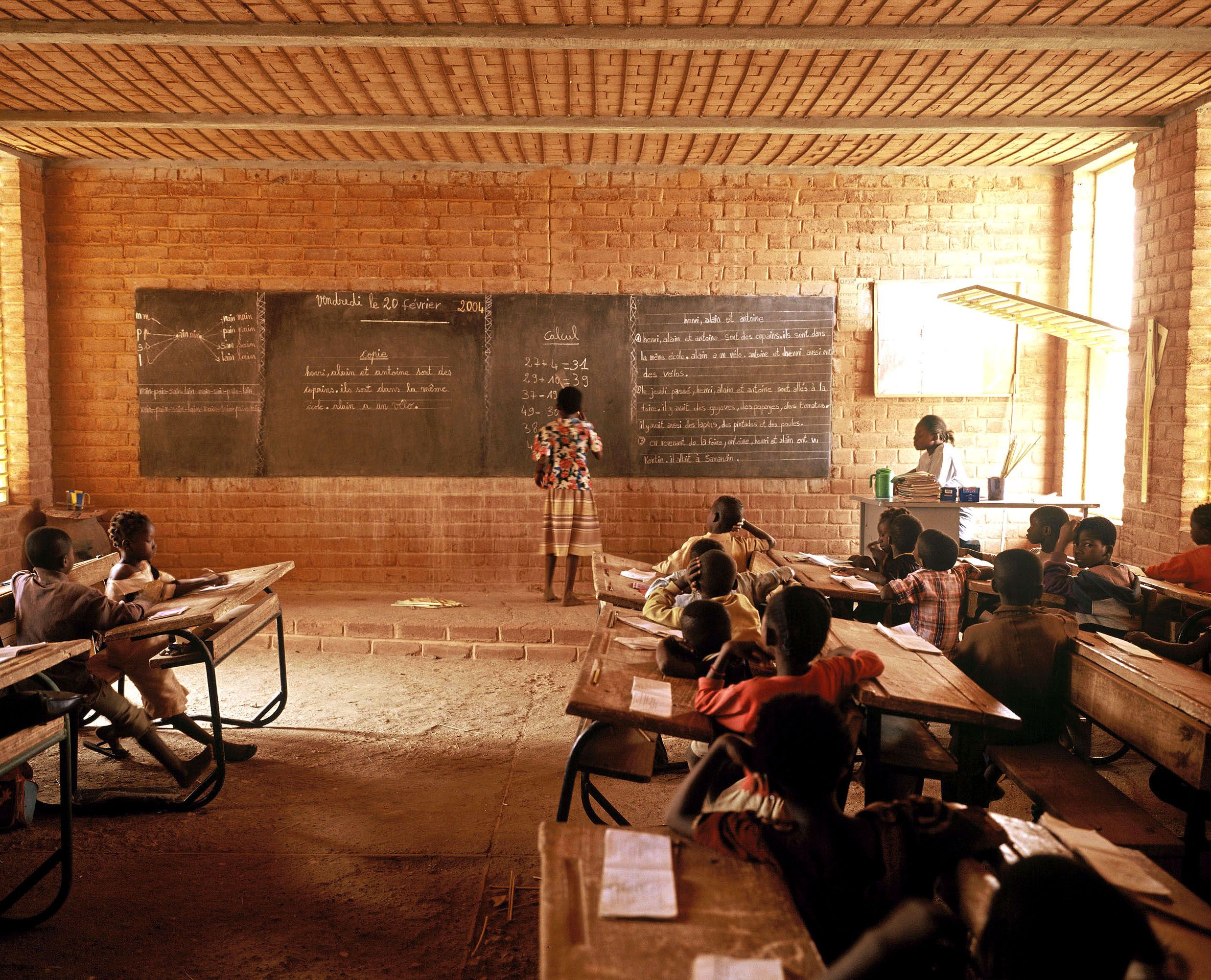 Naturally lit classroom | SMART Article