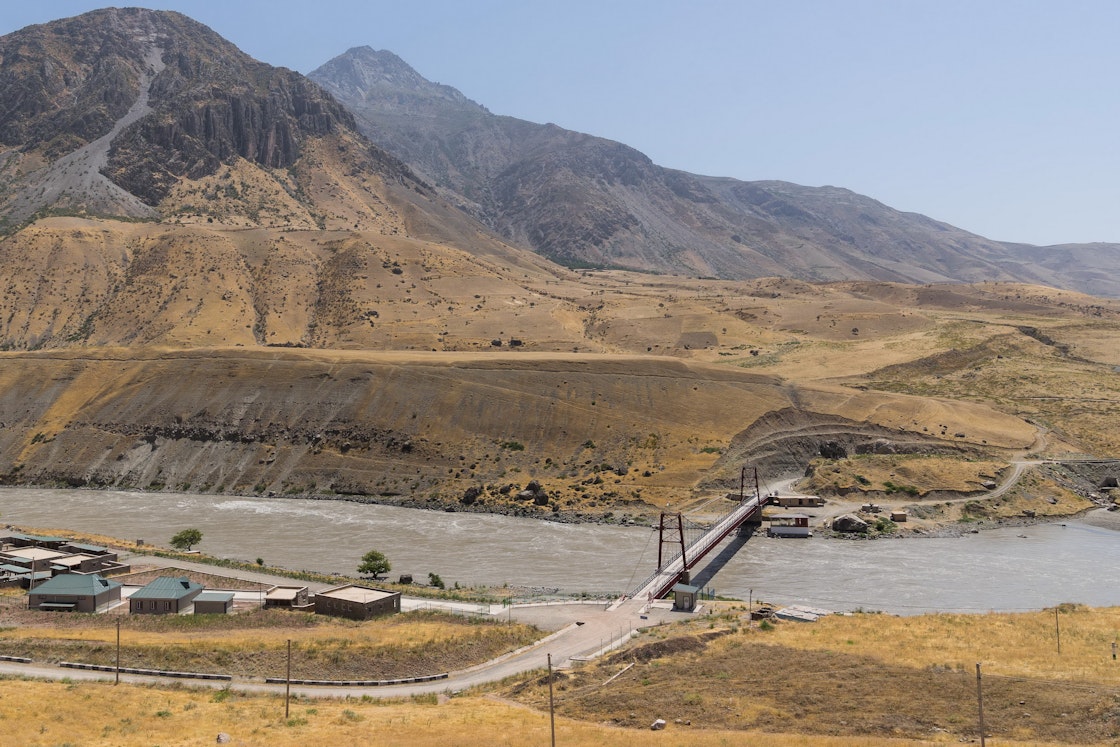 Shurabad cross-border bridge, Tajikistan. AKDN / Christopher Wilton-Steer