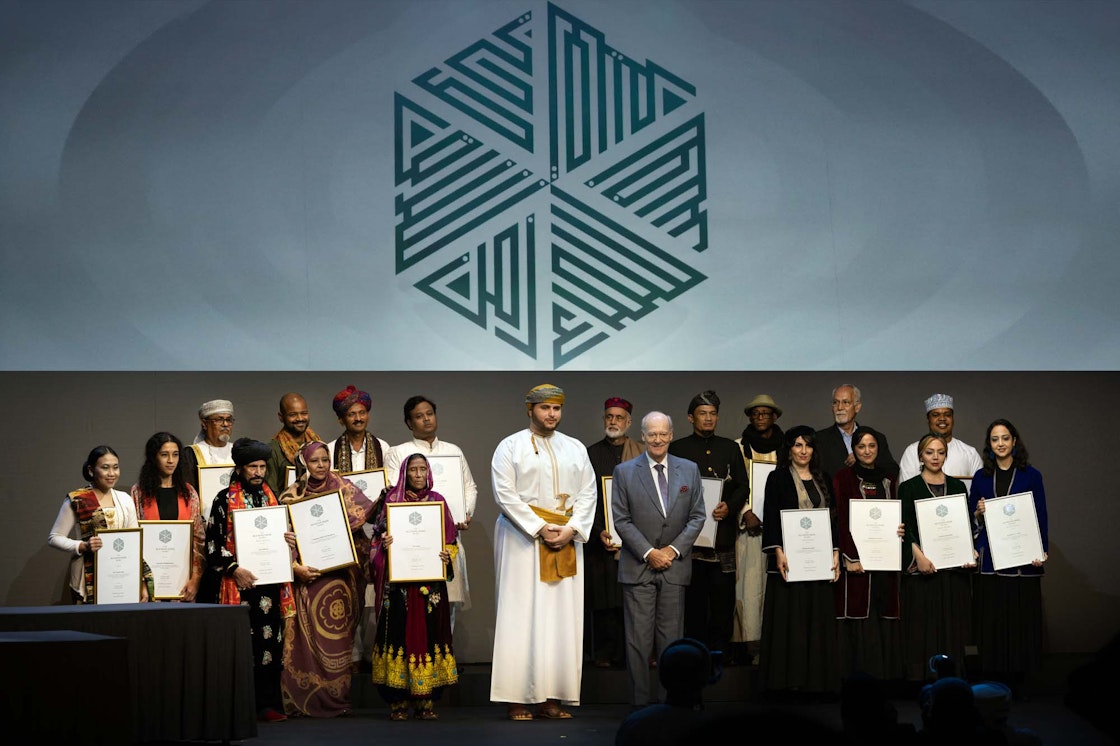 Group photo of the 2022 laureates, with Prince Amyn Aga Khan and His Highness Sayyid Bilarab bin Haitham al Said.