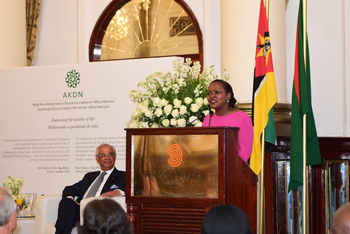 On behalf of the Government of the Republic of Mozambique, Minister of Culture and Tourism Mrs Eldevina Materula thanks AKDN for the donation of 20,000 school desks.