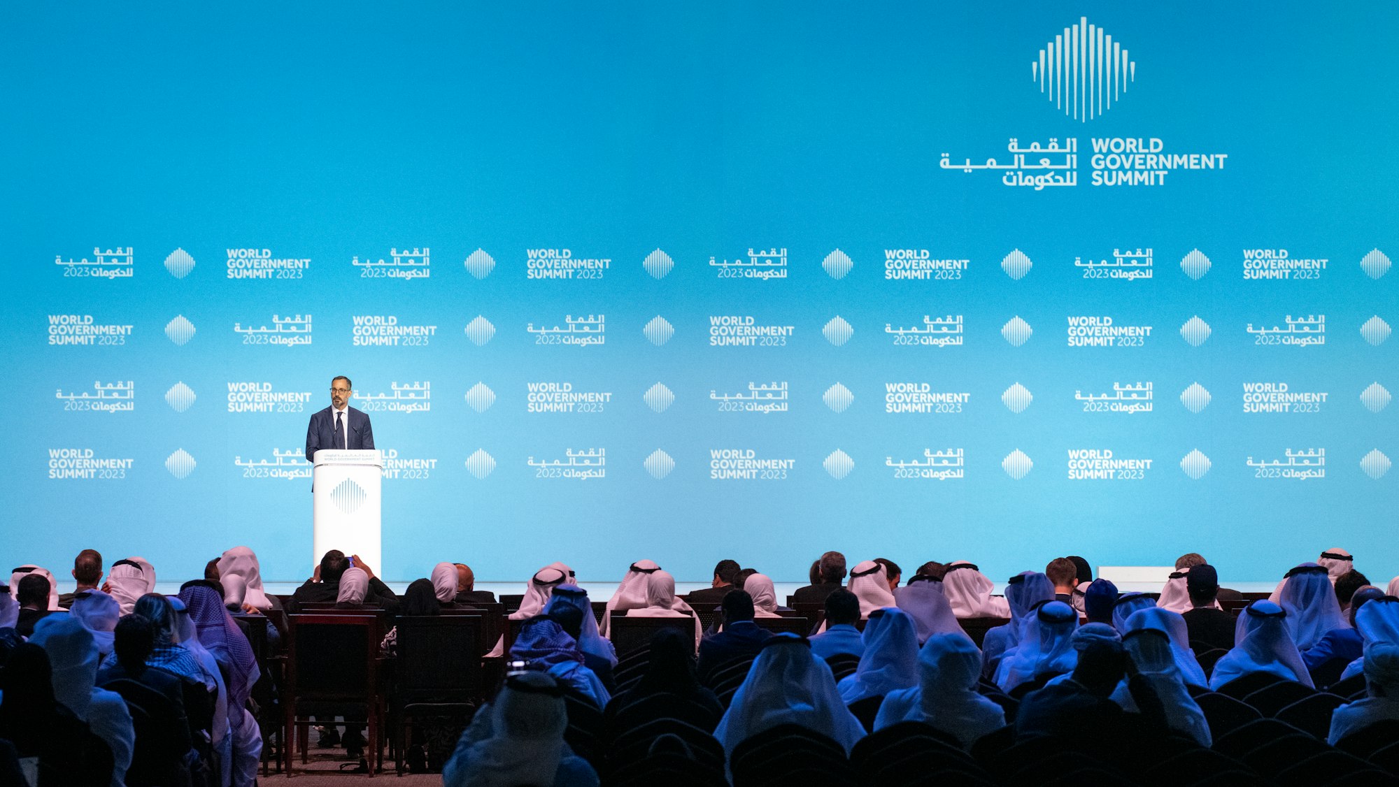At the World Government Summit in Dubai on 13 February 2023, Prince Rahim Aga Khan spoke about urbanisation in the developing world against the backdrop of climate change. He focused on infrastructure, health and emissions, and showcased the Al-Azhar Park project in Cairo.